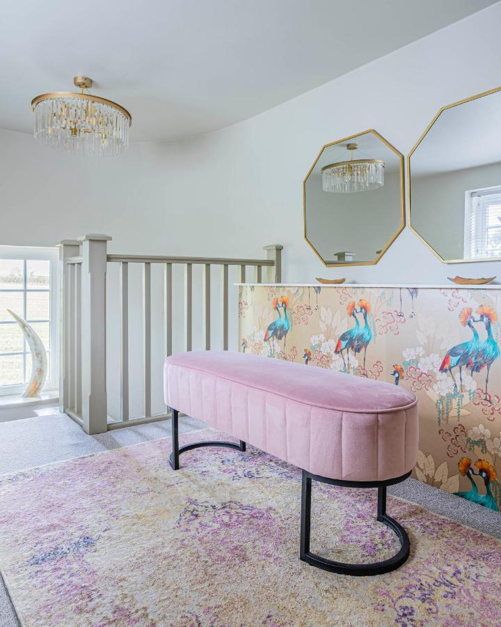 Wisteria View With Hottub & Cabin Sleeps 20 치펜햄 외부 사진