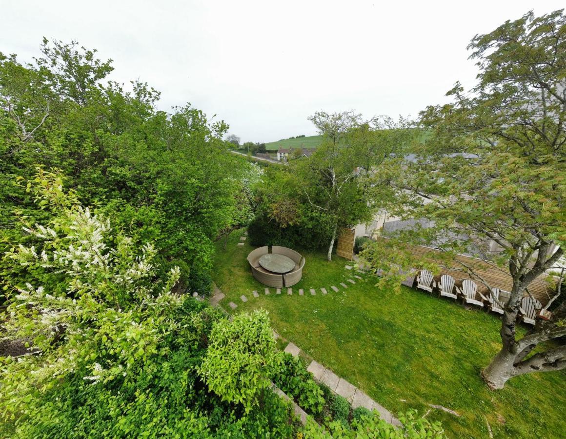 Wisteria View With Hottub & Cabin Sleeps 20 치펜햄 외부 사진